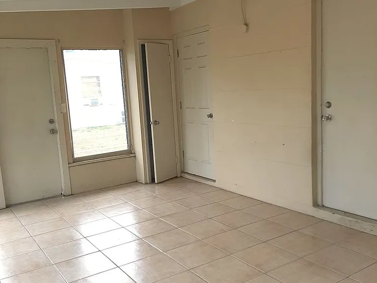 21440 Mallory Ave — Photo 17