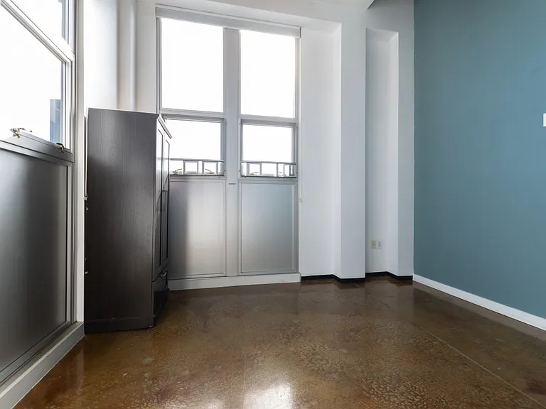 118 Holmes St #405 — Photo 8