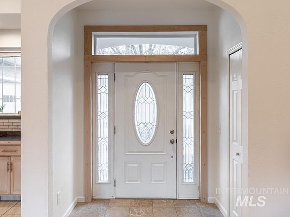 4th image of 705 Rachel St