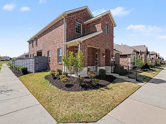 2nd image of 1236 Ridgeline St