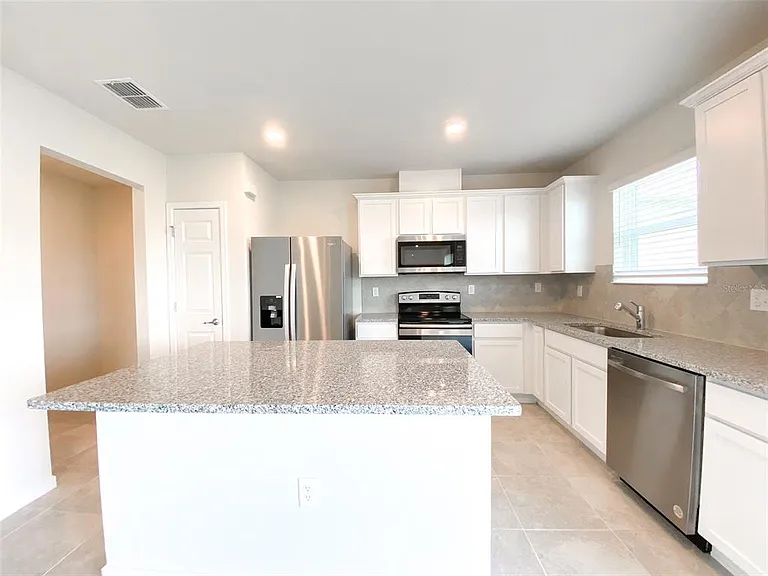 1579 Aspen Ave — Photo 7
