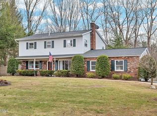 15 Apple Tree Lane, Clifton Park, NY 12065