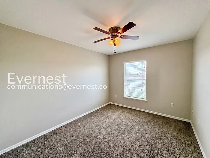 3823 Exeter Ln — Photo 15