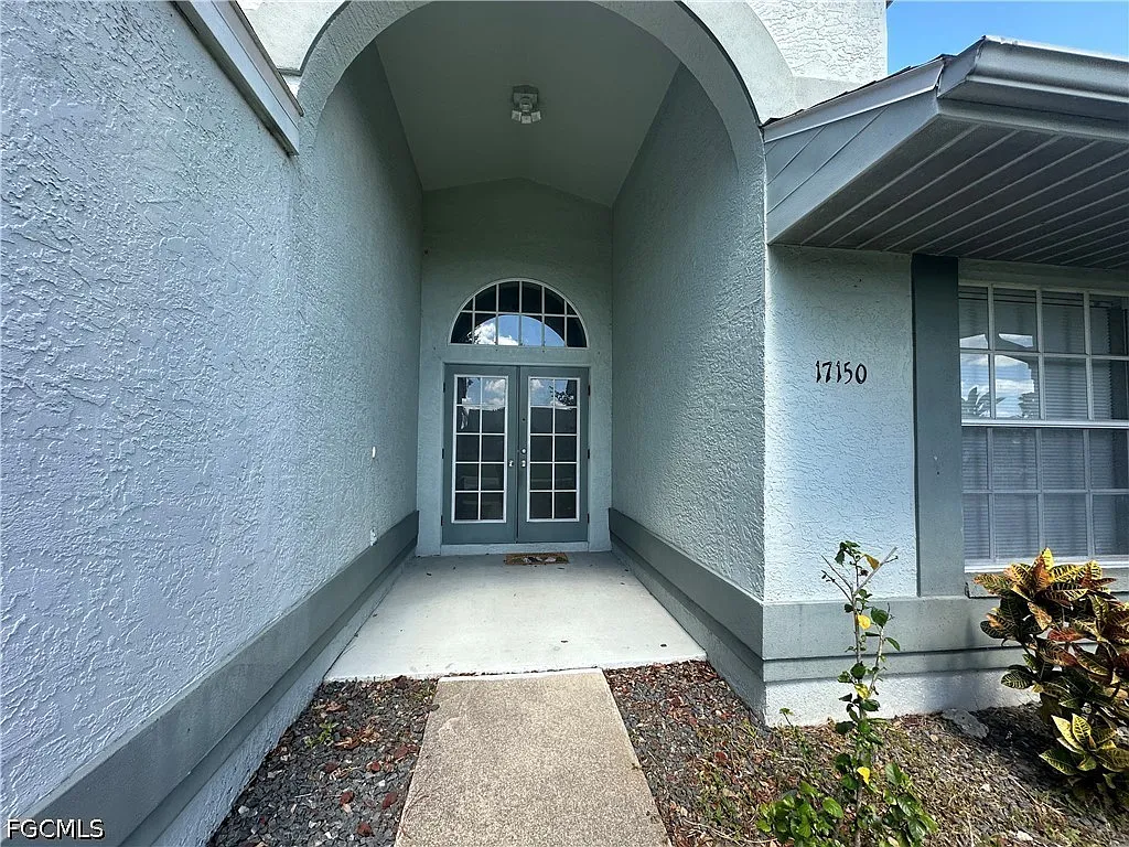 3 bed, 2.0 bath, 1637 sqft, $2,550 — Photo 3