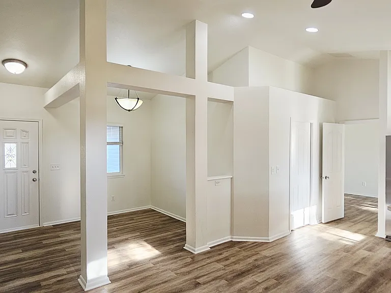 649 N Celeste Ave — Photo 10