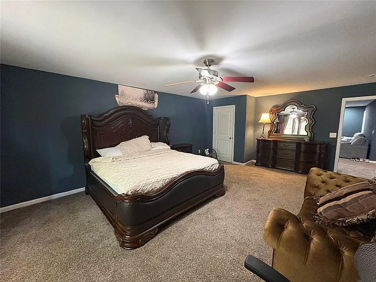 180 Village Green Ct SW #B — Photo 7