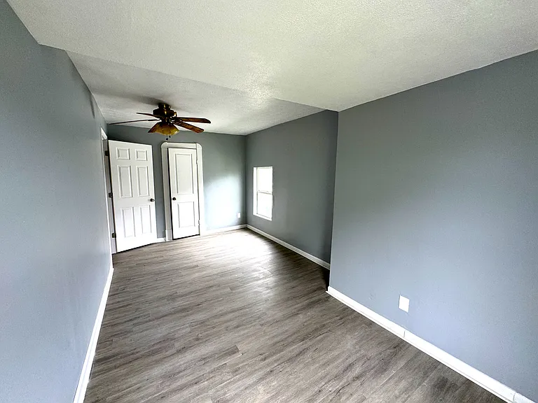 2028 N Dexter St — Photo 12