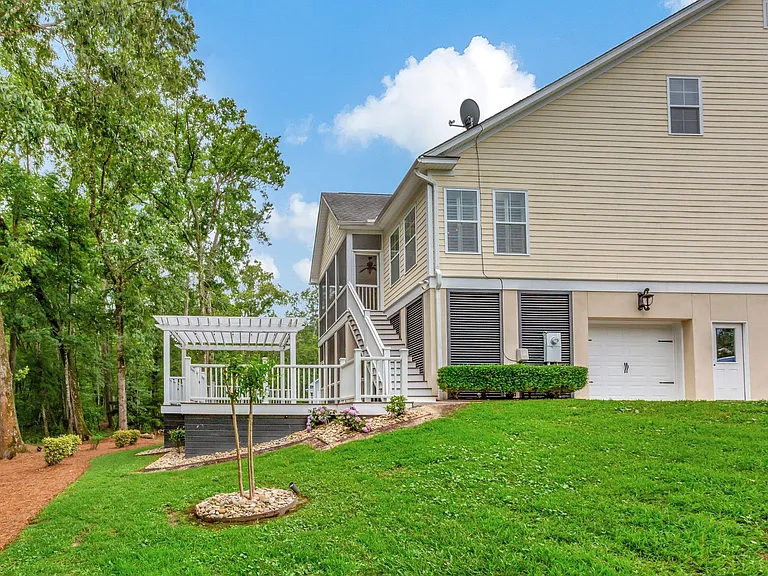 258 Silver Cypress Cir — Photo 46