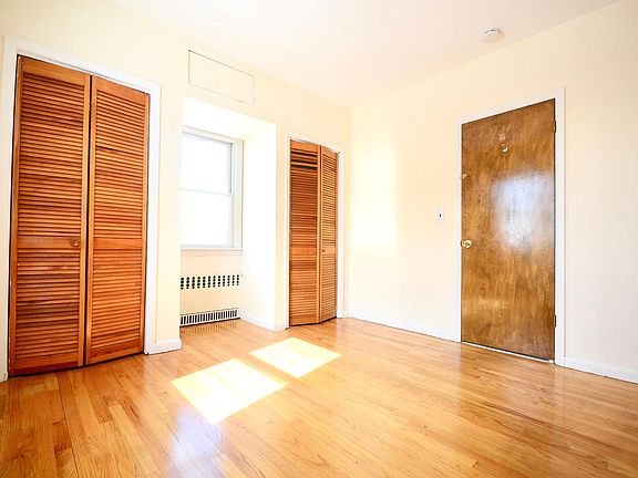 5th image of 41 Woodside Ave