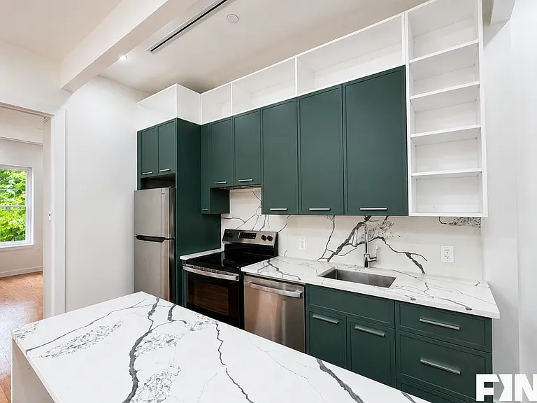 384 Chauncey St #3F — Photo 2