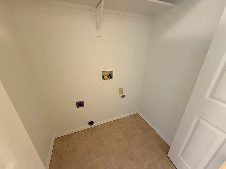 2300 Stern Dr #206 — Photo 10