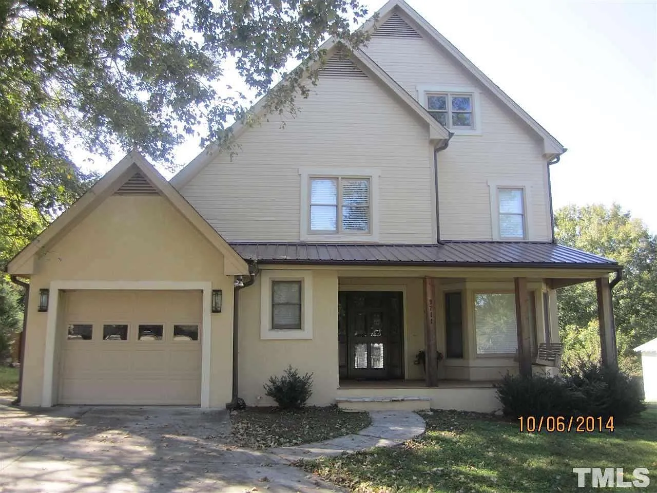 4 bed, 3.5 bath, 2500 sqft, $2,200 — Photo 1