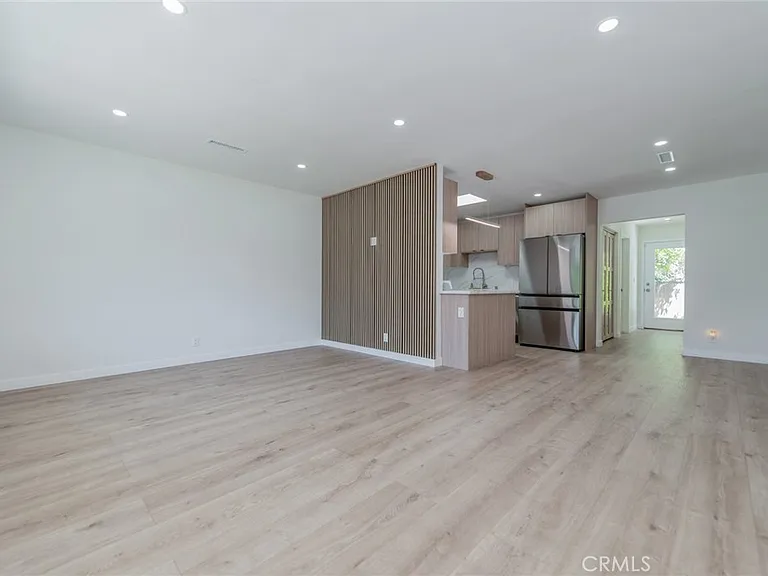 4534 Lennox Ave — Photo 2