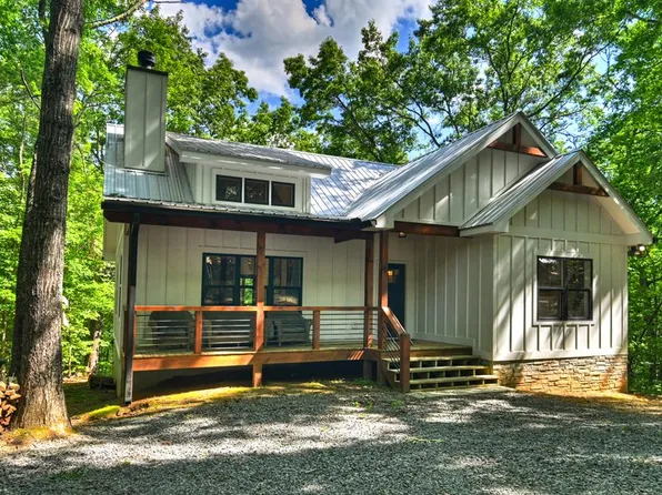 285 Pine Terrace Cir, Blue Ridge, GA 30513