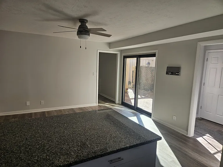 96 Schellinger Sq — Photo 11