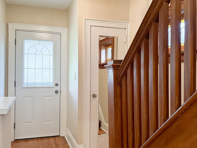 48 Lawrence Ave W — Photo 3