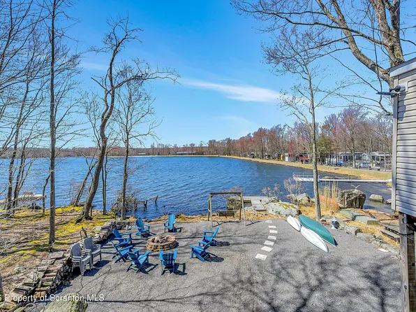 39 Lakeview Dr N, Gouldsboro, PA 18424