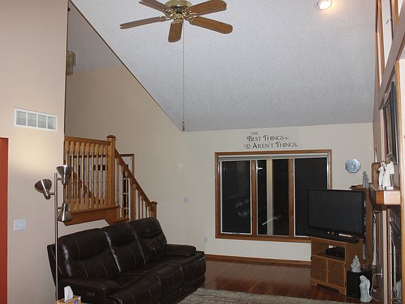 4th image of 1310 W 51st St