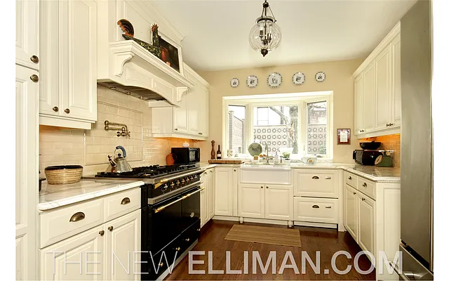 Sold by Douglas Elliman | media 7