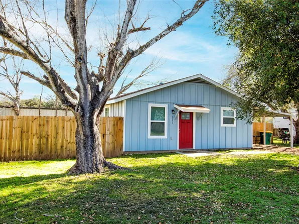 311 Diers Ln, La Grange, TX 78945