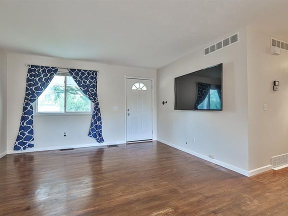 4th image of 11321 Gravenhurst Dr
