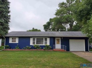 421 E Lincoln Ave, Salem, SD 57058