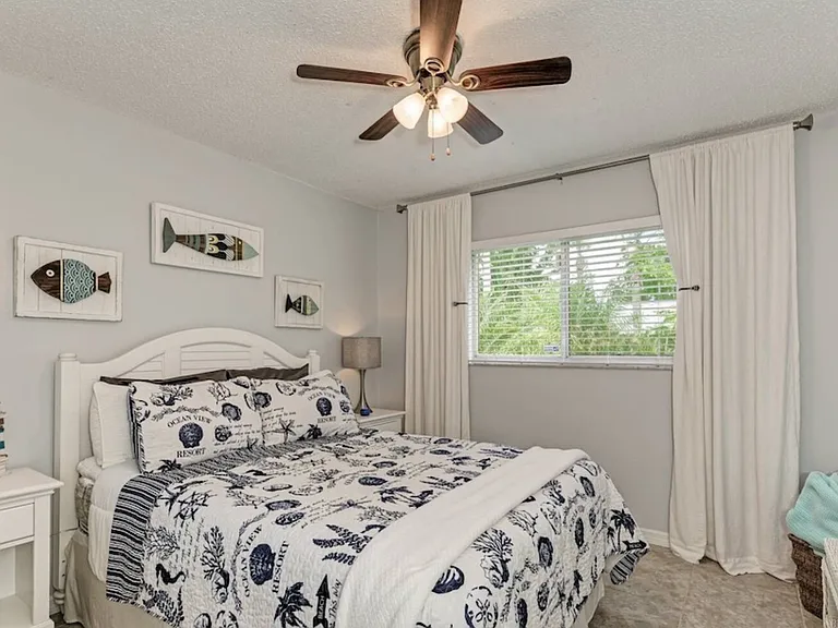 7107 Queen Palm Cir — Photo 12