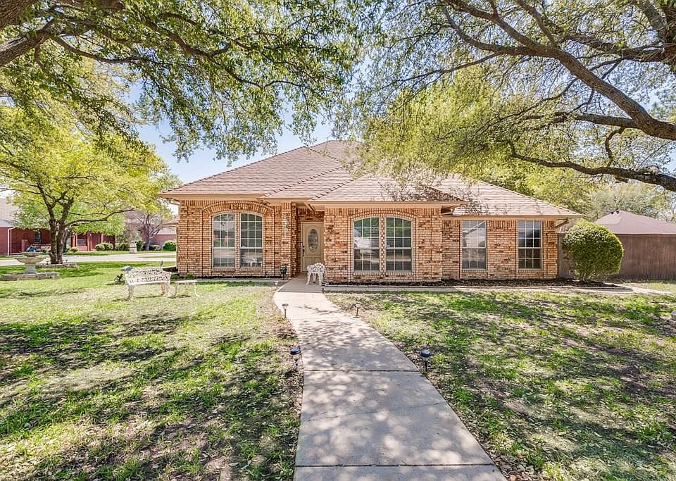 1st image of 9015 Timber Oaks Dr