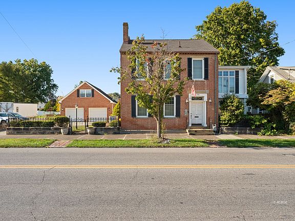 4th image of 330 3rd Ave