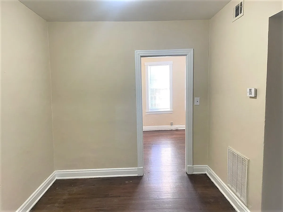 1 bed, 400 sqft, $745 — Photo 3