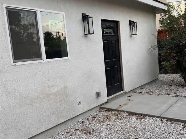 20517 Gault St, Winnetka, CA 91306