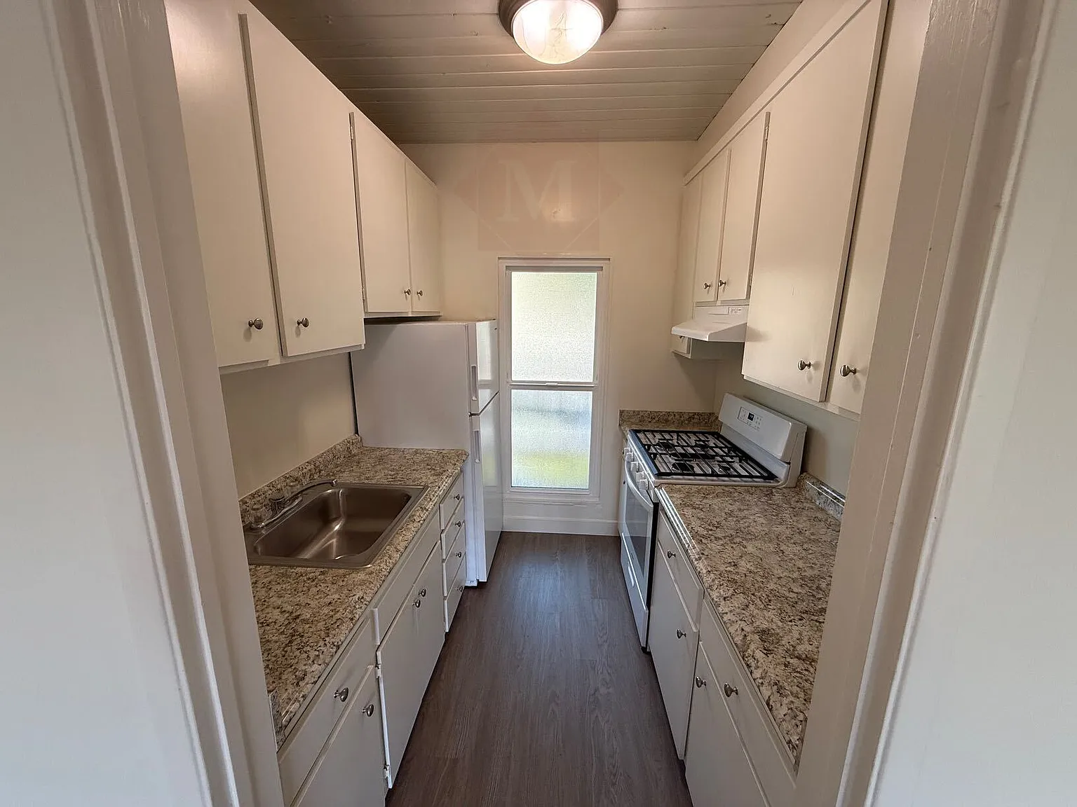 2 bed, 850 sqft, $3,200 — Photo 4