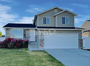 816 N Crimson Ln, Kaysville, UT 84037