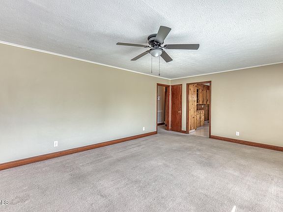 5th image of 1012 Lincoln Ave