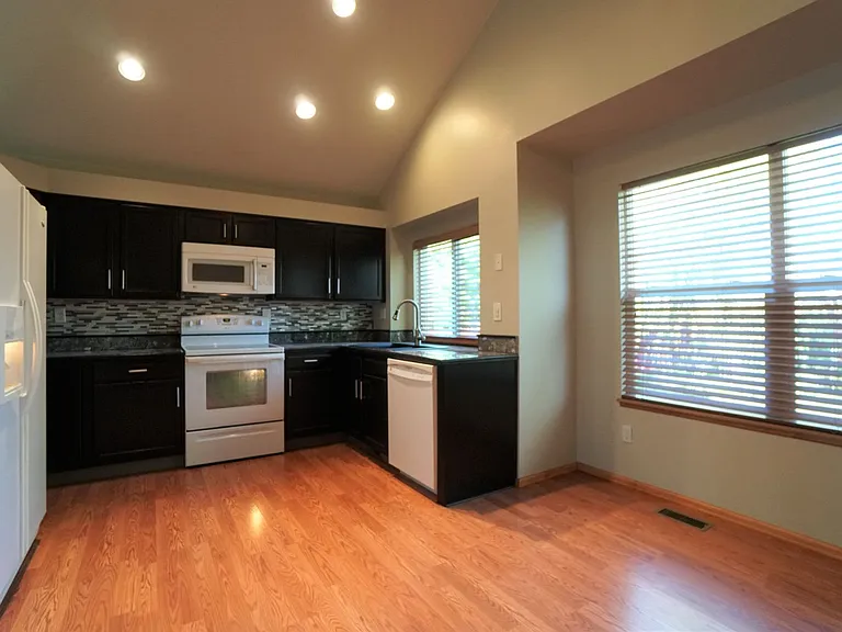 1072 Scarlet Oak Dr — Photo 10