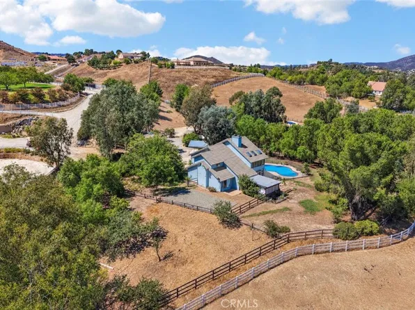 20450 Wendy Ln, Murrieta, CA 92562