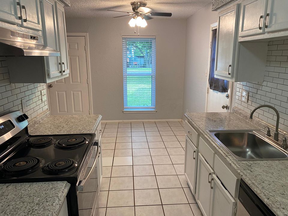 1st image of 308 Lake Creek Cir