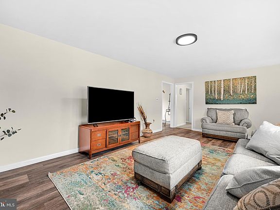 4th image of 3832 Bonnymead Cir
