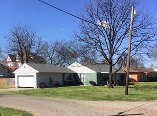 804 Hickory St, Honey Grove, TX 75446
