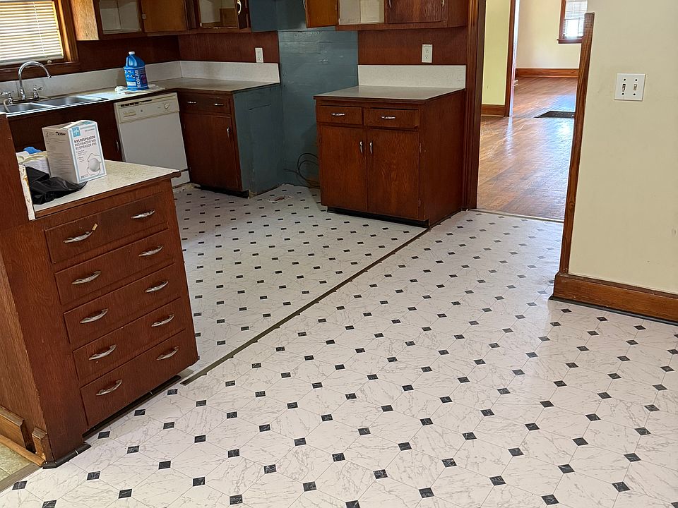 2nd image of 22 E 8th St