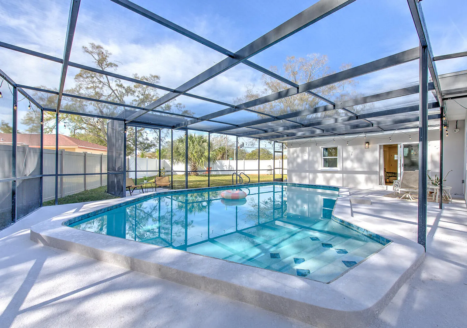 The Peacock Place Family Home w/Heated Pool — Photo 1