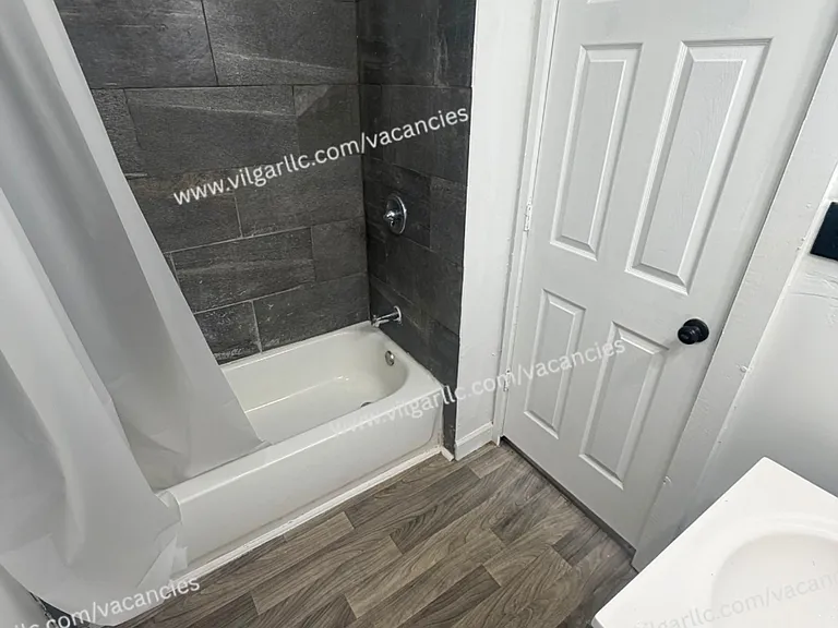 1514 W 5th Ave — Photo 10