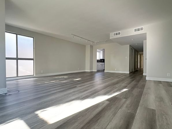 244 N Almont Dr APT 4