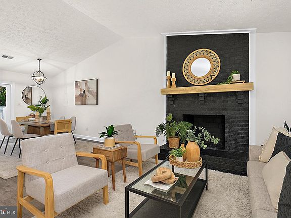 2nd image of 1517 Wyncote Cir
