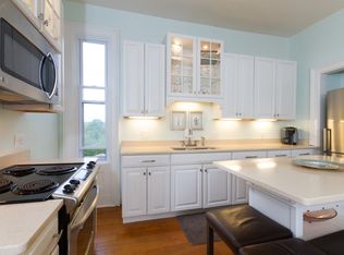 95 Coggeshall Ave APT 3, Newport, RI 02840
