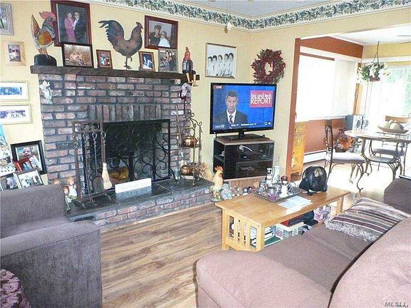 5th image of 74 Westcliff Dr