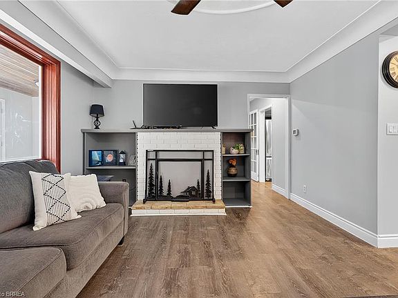 3rd image of 312 Old Guelph Rd