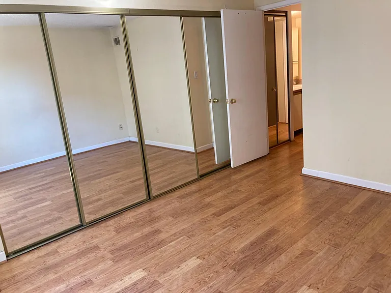 2 Adams St #909 — Photo 9