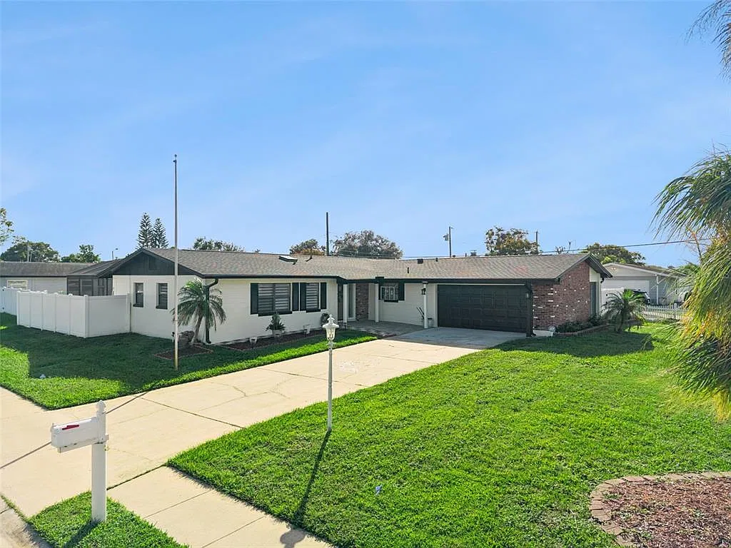 4 bed, 3.0 bath, 2040 sqft, $3,600 — Photo 2