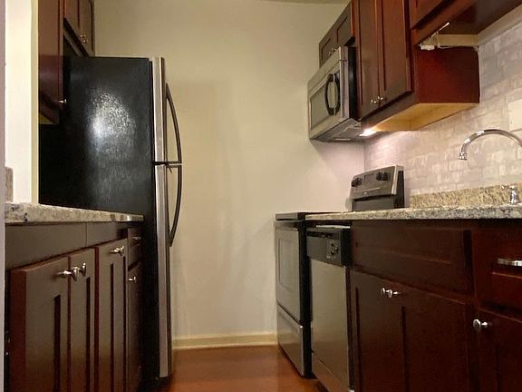5th image of 535 N Michigan Ave Lbby 2